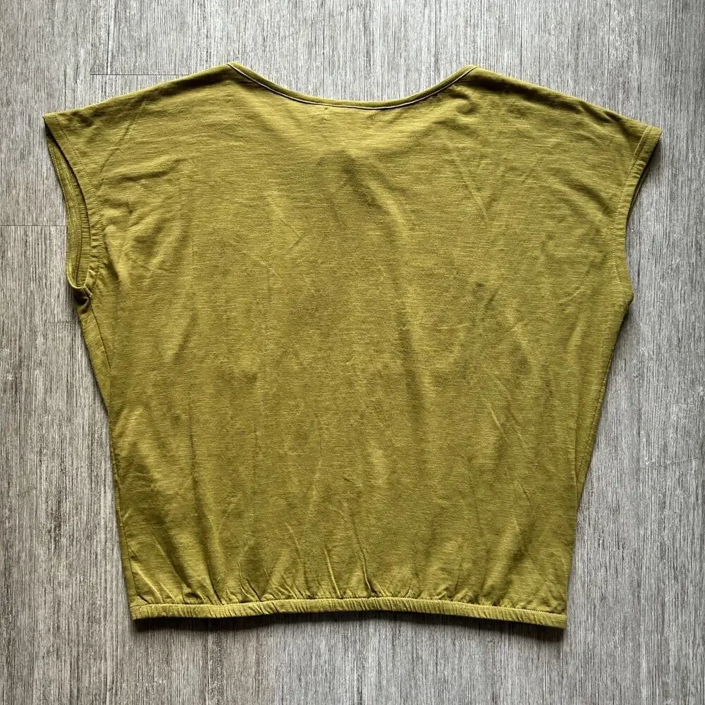 ✨ Prana Olive Green “Ocupas Popover” Boxy Pleated Short Sleeve T-Shirt Sz Medium - Picture 8 of 12